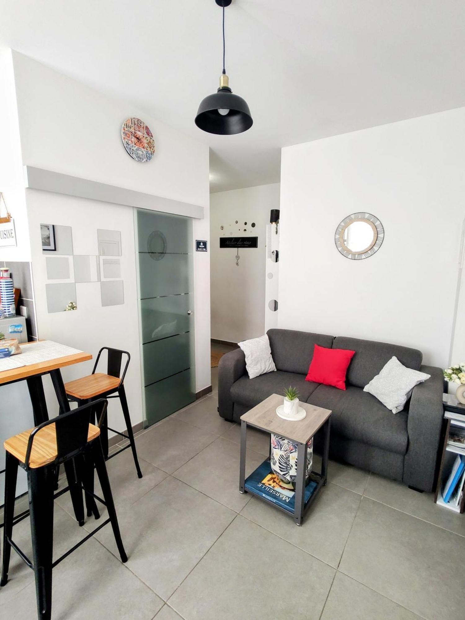 Studio Coin Nuit, Entre Plage Et Centre Marselha Exterior foto